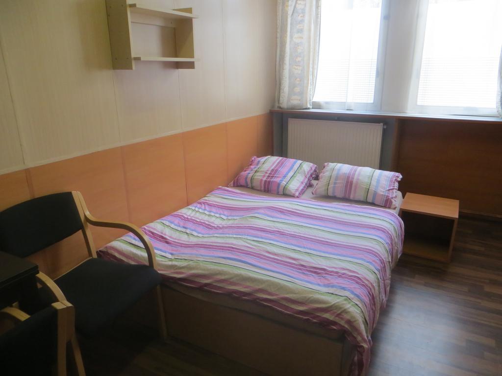 Hostel Monty Ricany  Luaran gambar
