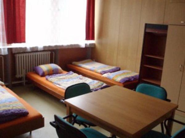 Hostel Monty Ricany  Luaran gambar